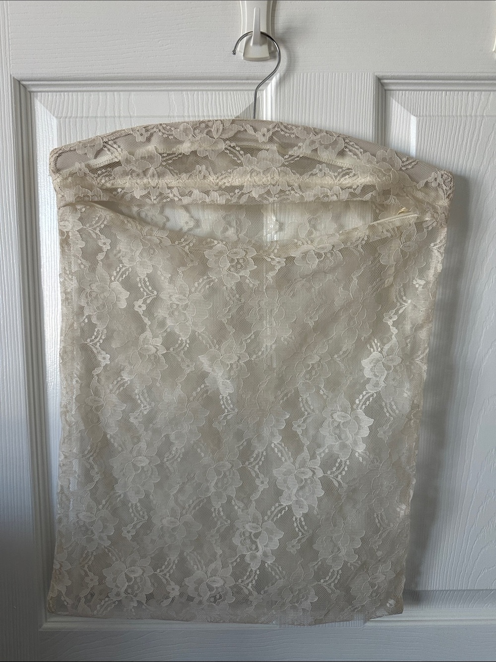 Vintage Cream Lace lingerie bag